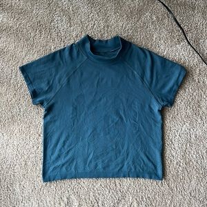 Lululemon mock neck swiftly cropped top